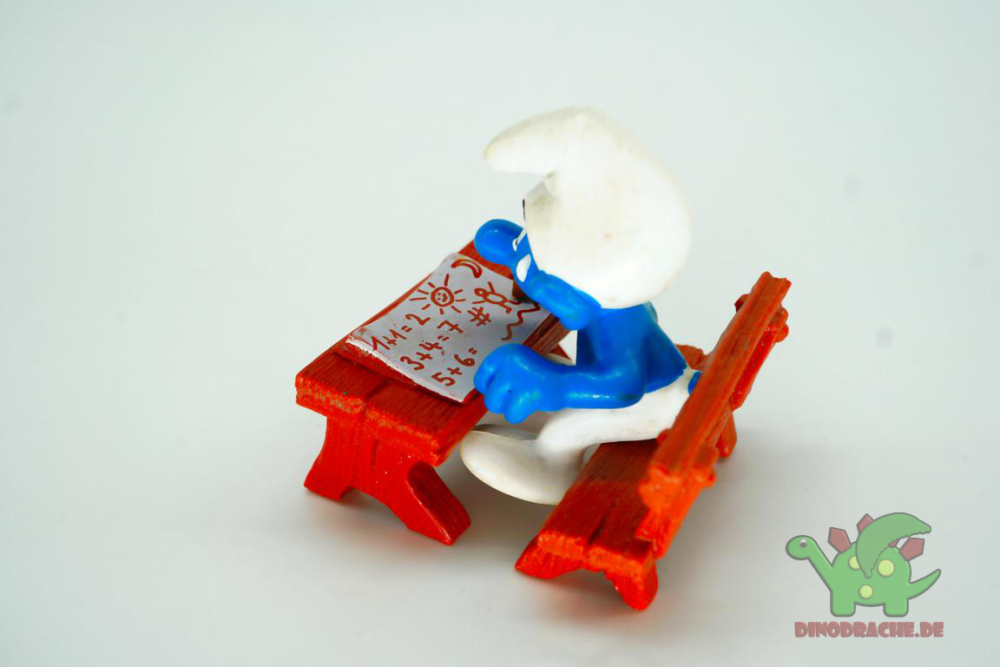 Schleich Schlumpf auf Schulbank 40220